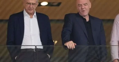 Arsene Wenger también se distancia de Infantino