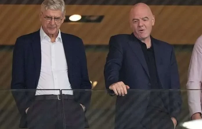 Arsene Wenger también se distancia de Infantino