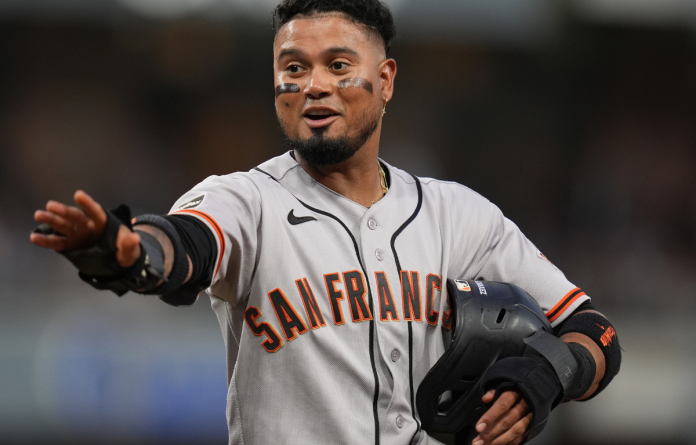 Luis Arráez llega a los Filis en un cambio desde San Francisco